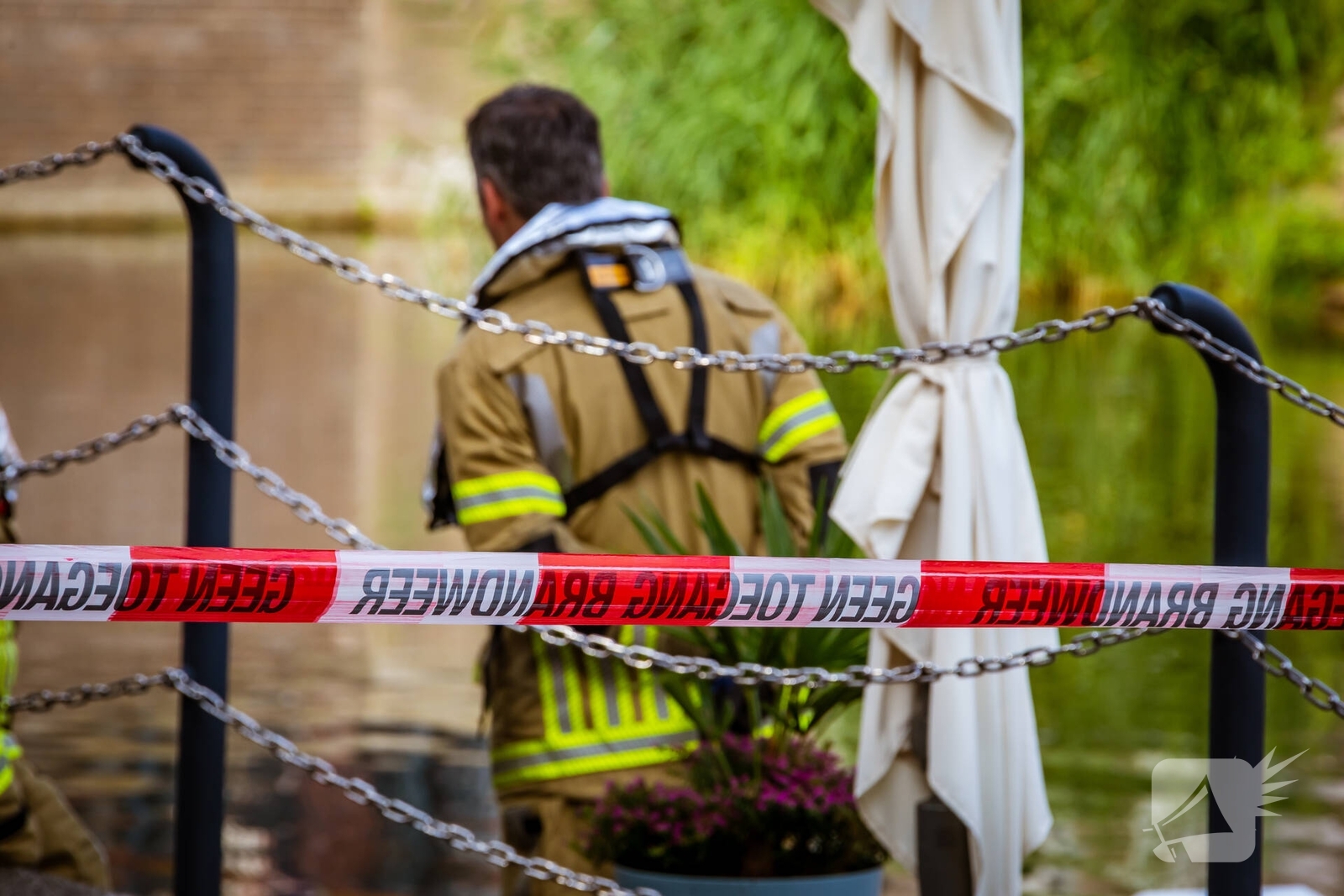 Tent gedeeltelijk ingestort tijdens carnavalsviering, Pancratiusplein in Heerlen