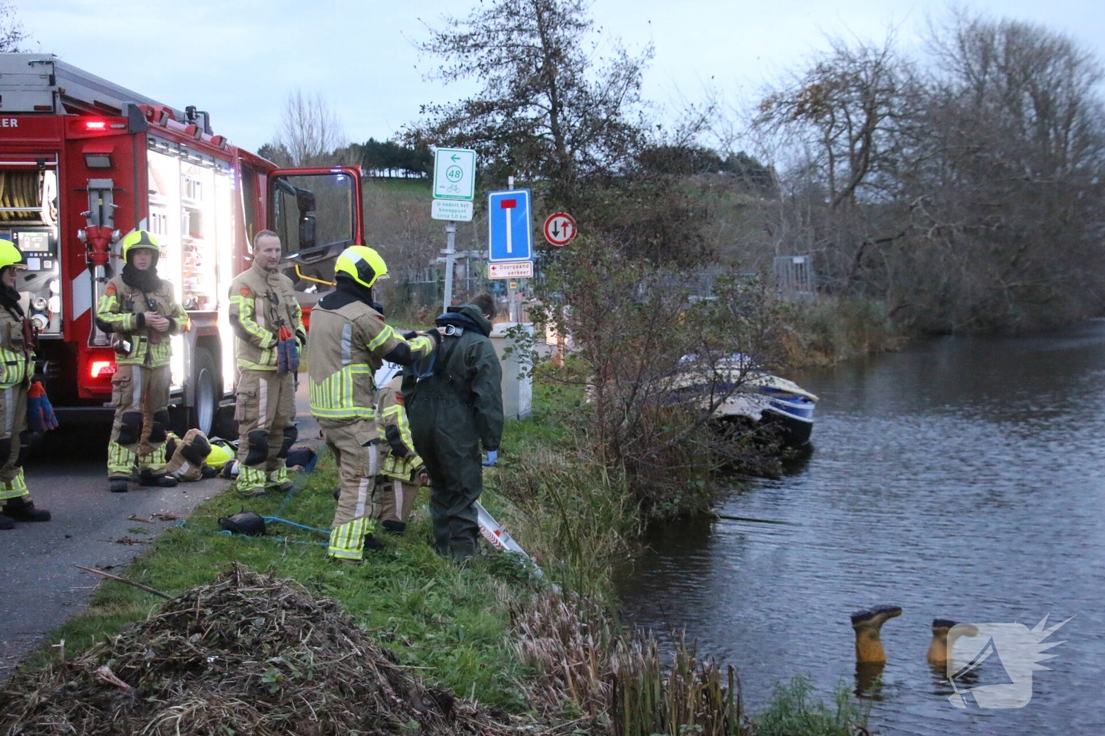 Hulpdiensten ingezet voor 'verdrinkend' schoeisel, Tespellaan in Noordwijkerhout
