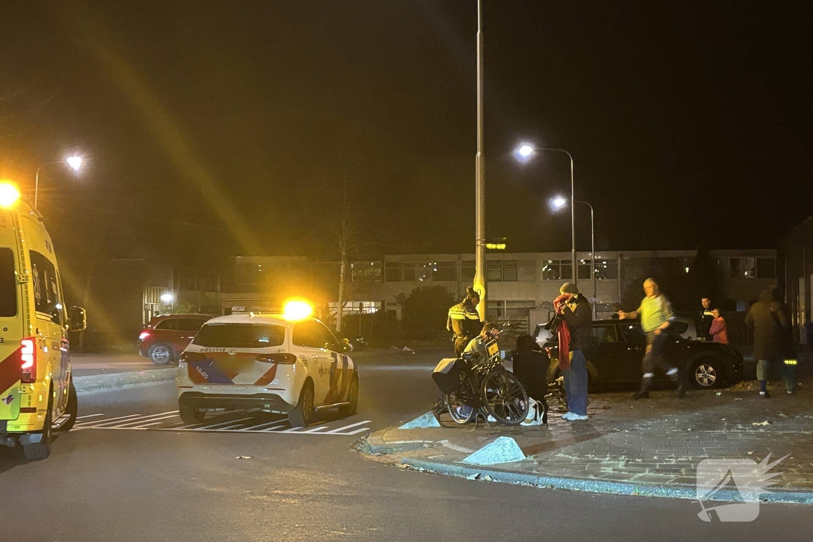 Ongeval door voorrangsfout, barst in ruit van auto, Keidam in Leeuwarden