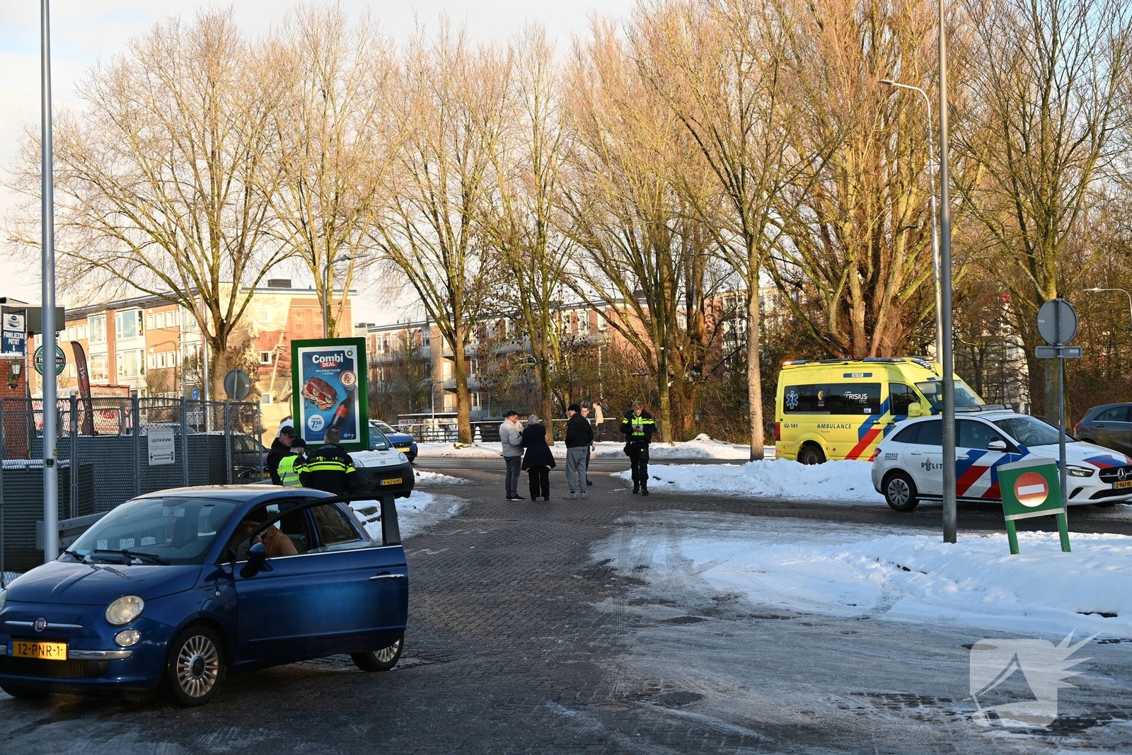 Hulpdiensten snel aanwezig na aanrijding, Drachtsterweg in Leeuwarden