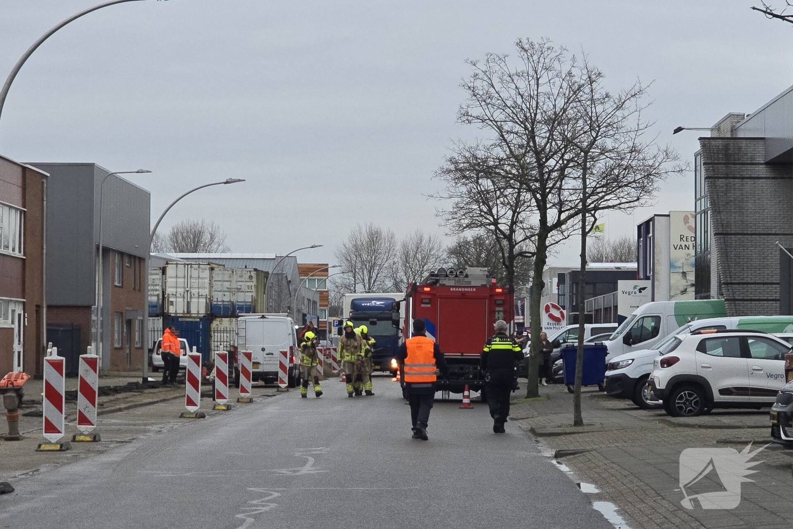Controle na gaslucht in winkelpand, Steenbakkerstraat in Katwijk
