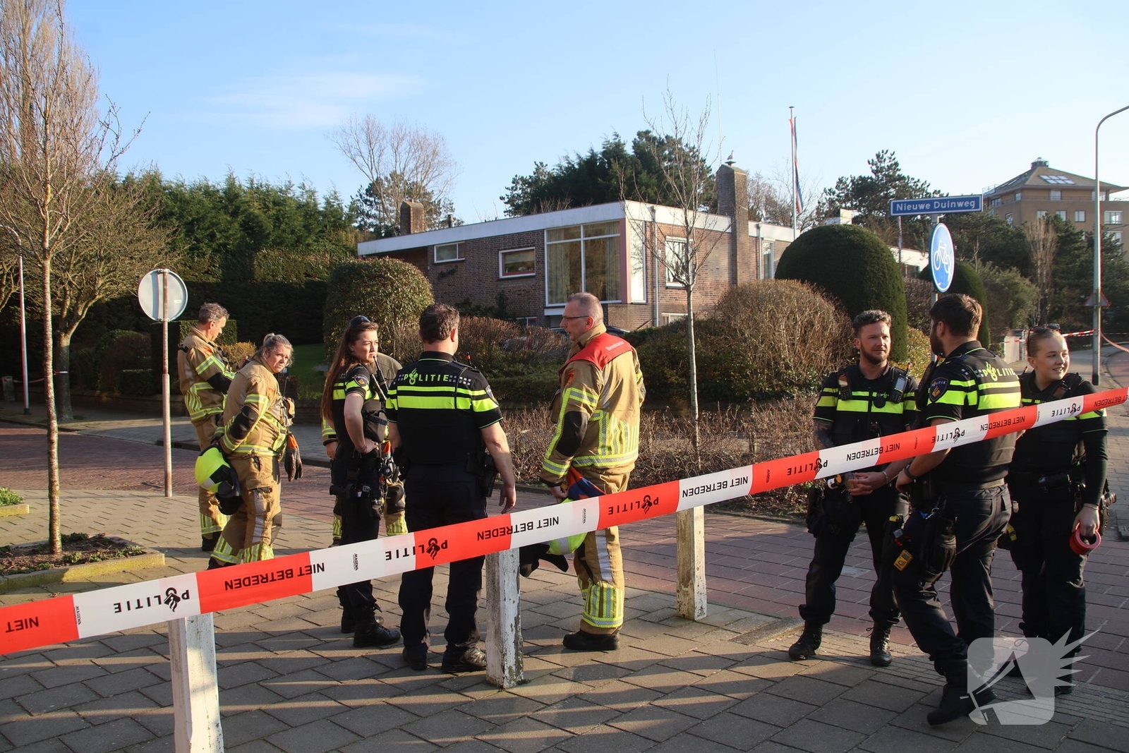 Stroomuitval na explosie, hulpdiensten groots ingezet, Nieuwe Duinweg in Katwijk