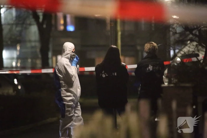 Dode en zwaargewonde gevonden in woning