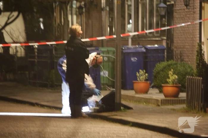 Dode en zwaargewonde gevonden in woning