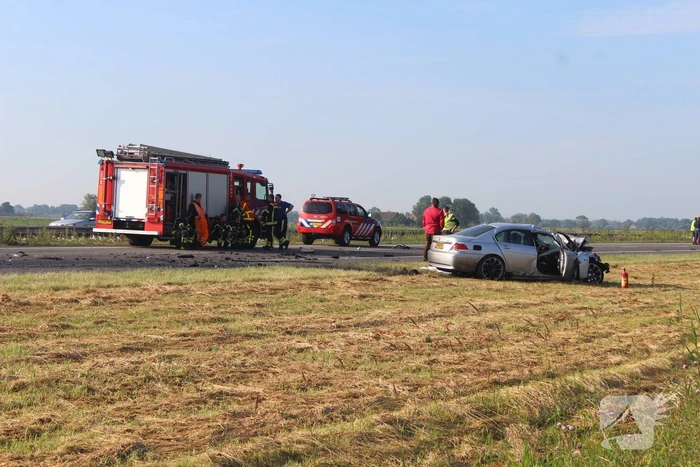 Auto rijdt op vrachtwagen bestuurder komt om