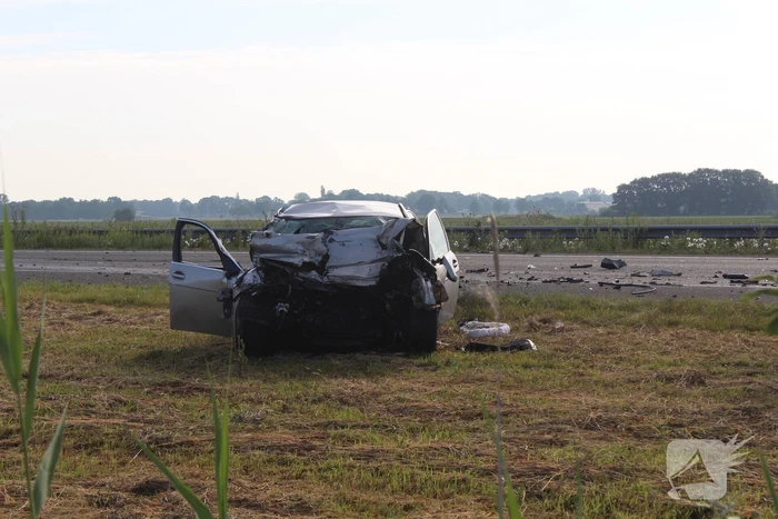 Auto rijdt op vrachtwagen bestuurder komt om