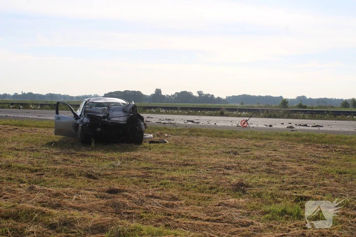 Auto rijdt op vrachtwagen bestuurder komt om
