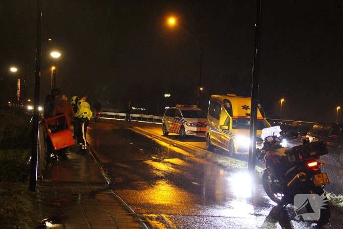 Maaltijdbezorger botst op wielrenner