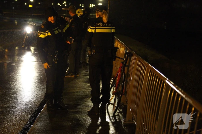 Maaltijdbezorger botst op wielrenner