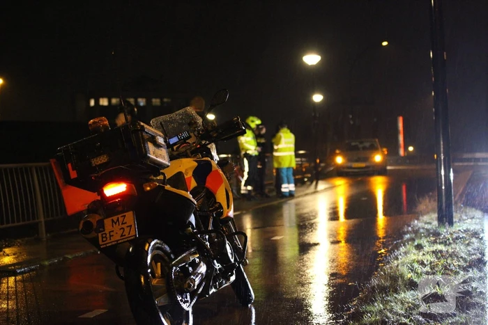 Maaltijdbezorger botst op wielrenner
