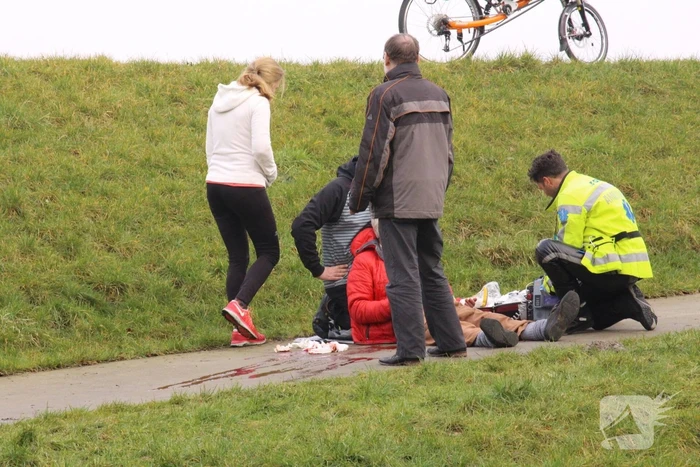 Man ernstig gewond na valpartij