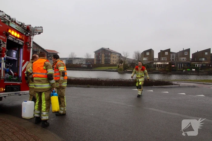 Vergeten tankdop zorgt voor vervuild wegdek