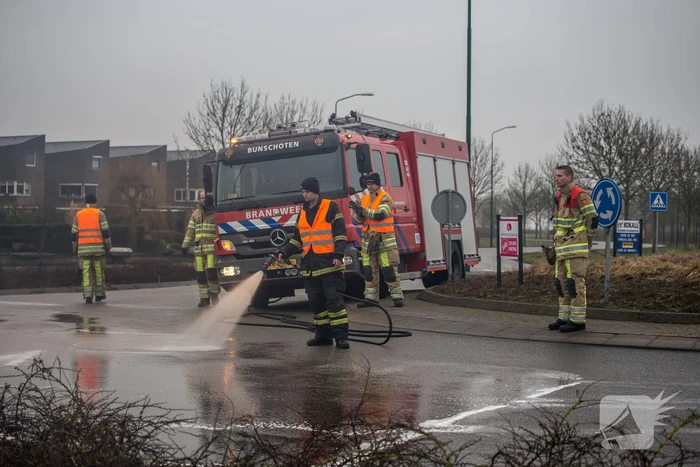 Vergeten tankdop zorgt voor vervuild wegdek