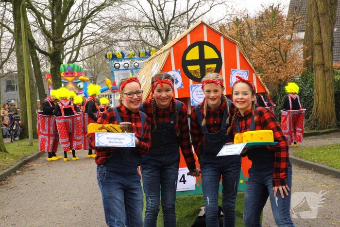 Drukke gezelligheid bij 41e carnavalsoptocht