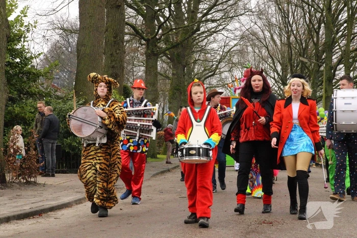Drukke gezelligheid bij 41e carnavalsoptocht