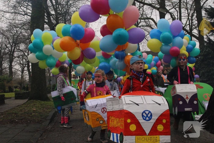 Drukke gezelligheid bij 41e carnavalsoptocht