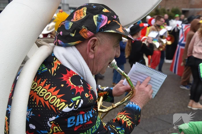 Drukke gezelligheid bij 41e carnavalsoptocht