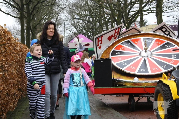 Drukke gezelligheid bij 41e carnavalsoptocht
