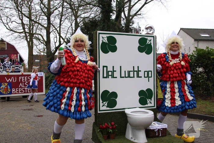 Drukke gezelligheid bij 41e carnavalsoptocht