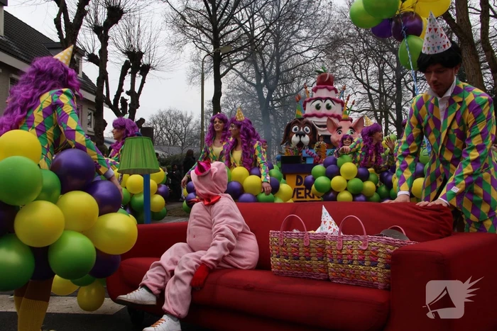 Drukke gezelligheid bij 41e carnavalsoptocht