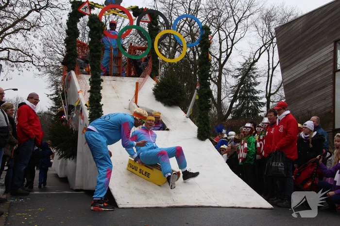 Drukke gezelligheid bij 41e carnavalsoptocht