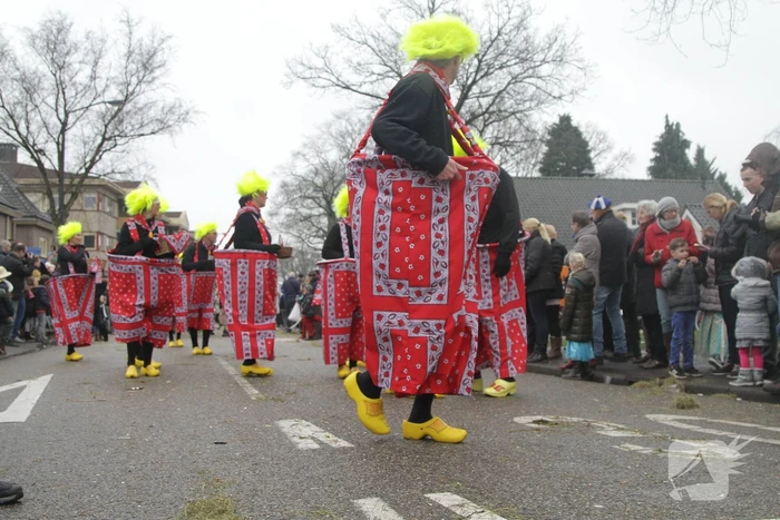 Drukke gezelligheid bij 41e carnavalsoptocht