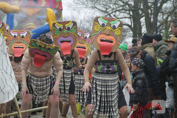 Drukke gezelligheid bij 41e carnavalsoptocht