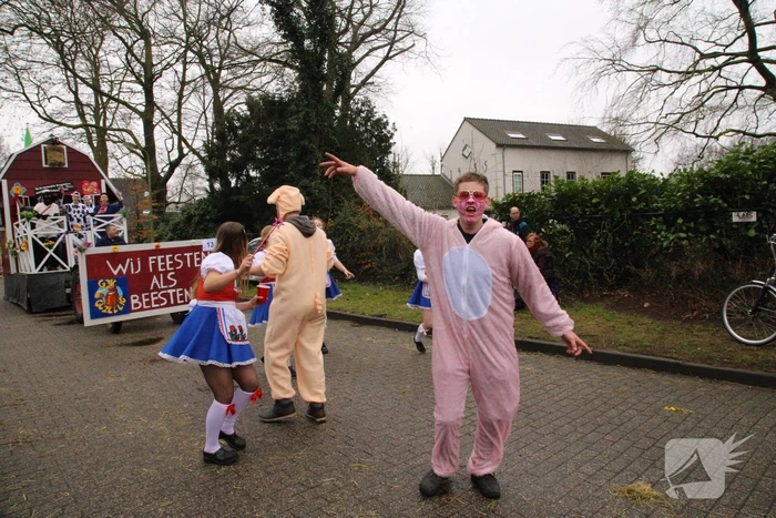 Drukke gezelligheid bij 41e carnavalsoptocht