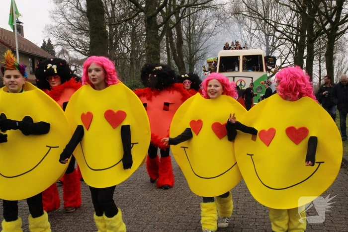 Drukke gezelligheid bij 41e carnavalsoptocht