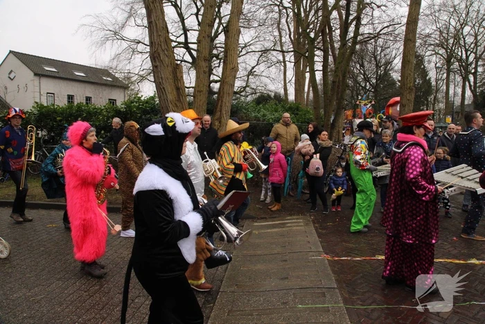 Drukke gezelligheid bij 41e carnavalsoptocht