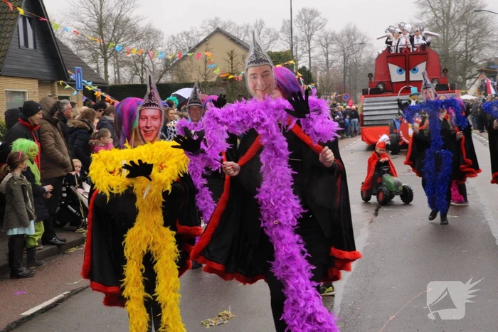 Drukke gezelligheid bij 41e carnavalsoptocht