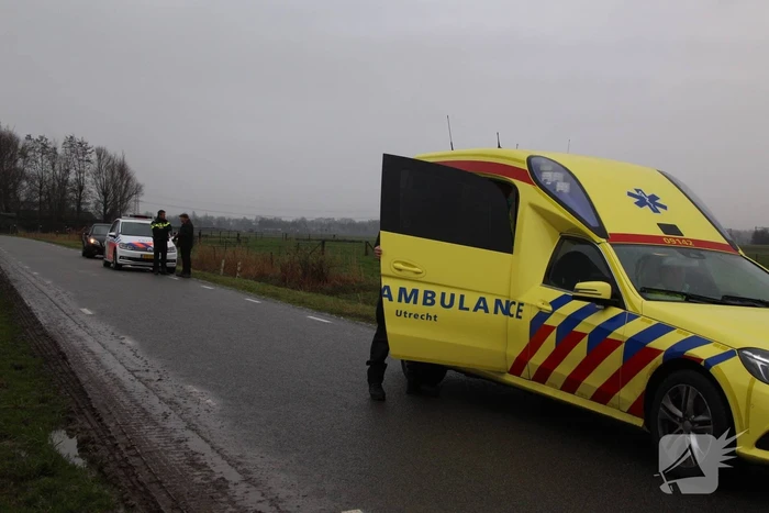 Automobilist rijdt snorscooter aan en slaat op de vlucht