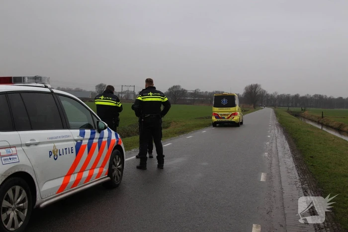 Automobilist rijdt snorscooter aan en slaat op de vlucht