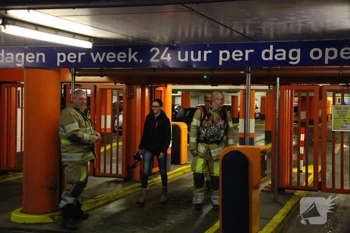 Brandweer rukt uit voor brand in parkeergarage