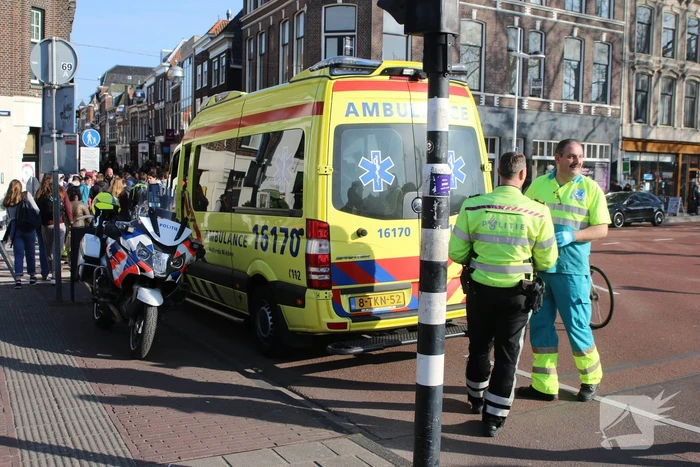 Fietser gewond na aanrijding met scooter