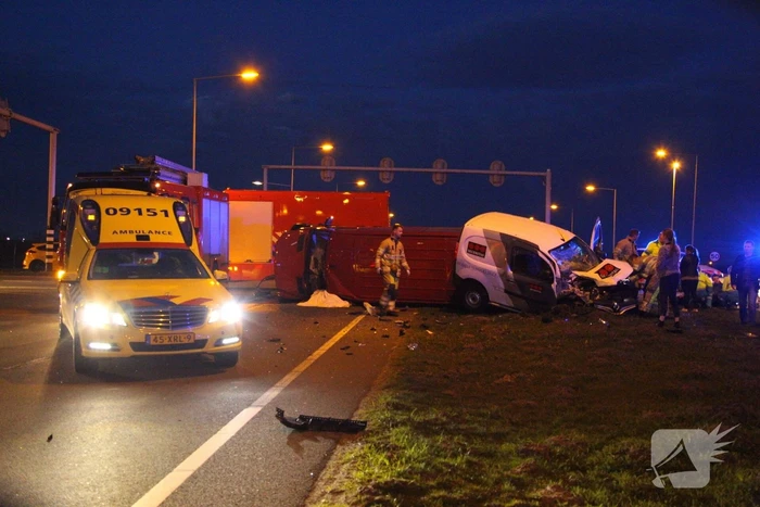 Dode en meerdere gewonden bij ernstig verkeersongeval