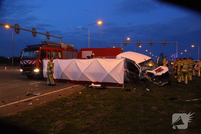 Dode en meerdere gewonden bij ernstig verkeersongeval