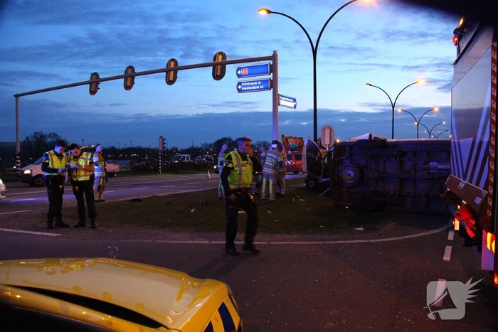 Dode en meerdere gewonden bij ernstig verkeersongeval