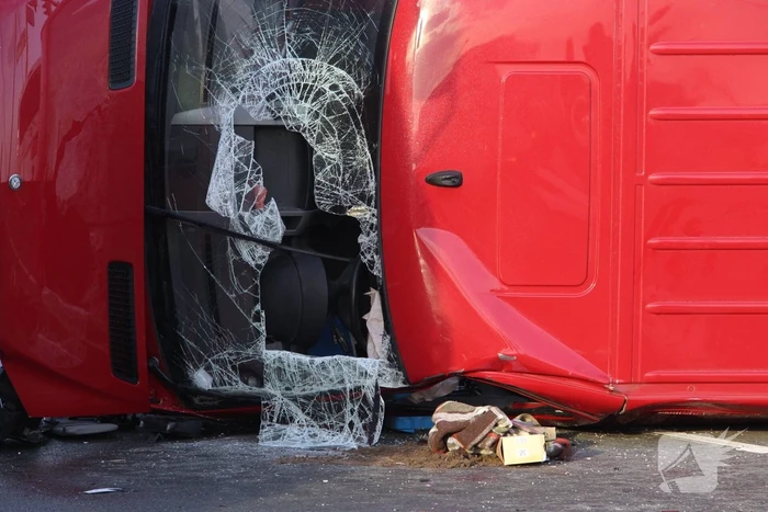 Dode en meerdere gewonden bij ernstig verkeersongeval