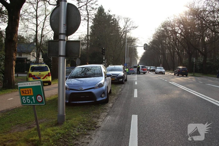 Overstekende bromfietster aangereden