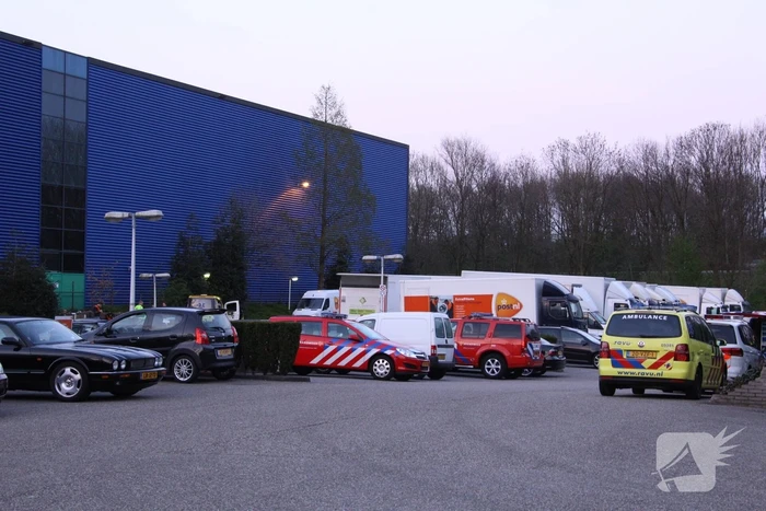 Vrachtwagen lekt onbekende vloeistof