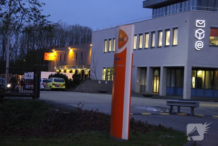 Vrachtwagen lekt onbekende vloeistof