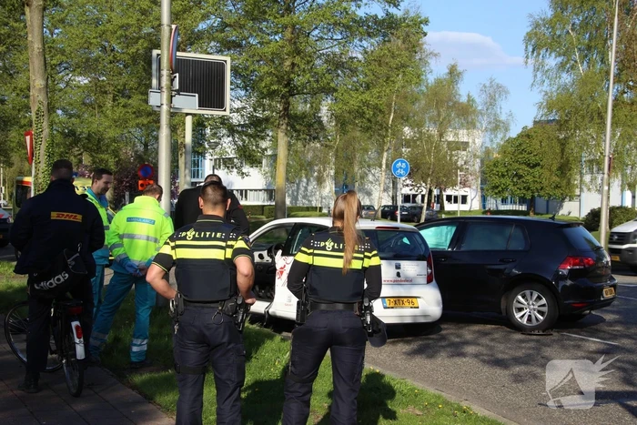 Veel schade na aanrijding op kruising