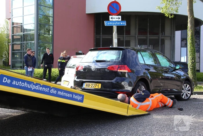 Veel schade na aanrijding op kruising