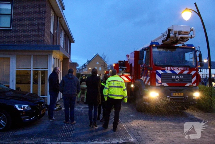 Buurt loopt uit bij schoorsteenbrand
