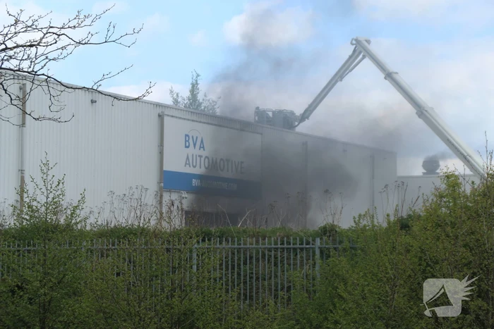 Veel rookontwikkeling bij zeer grote brand