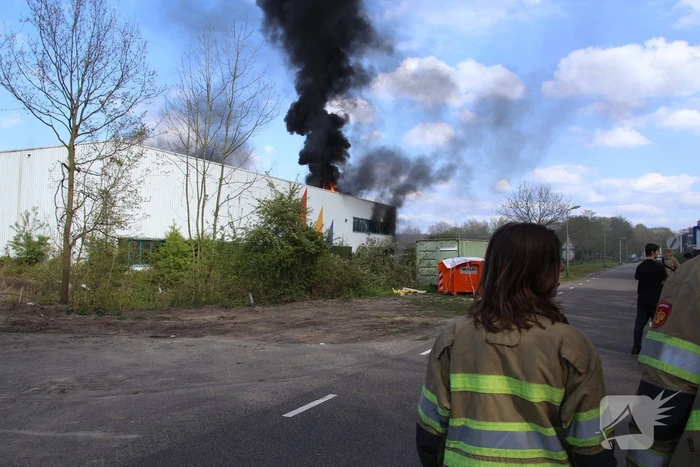 Veel rookontwikkeling bij zeer grote brand