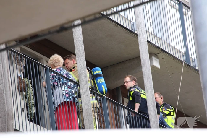 Deur opengeramt voor pannetje op het vuur
