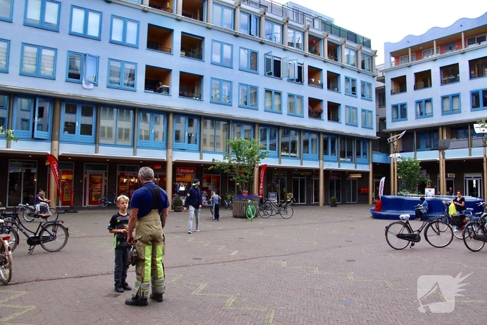 Deur opengeramt voor pannetje op het vuur
