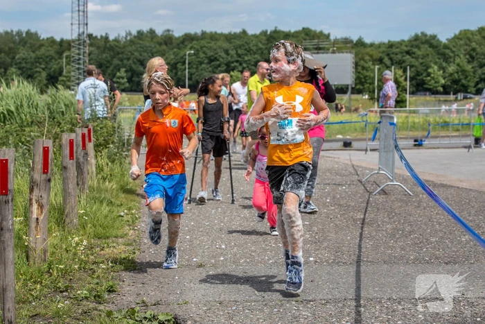 Grote opkomst bij eerste Bubbel Run in Nederland